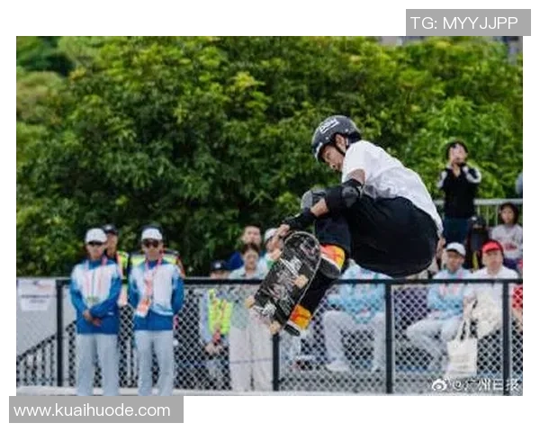 广州滑板队以52分领跑滑板精英赛积分榜展现强劲实力 广州滑板队以52分领跑滑板精英赛积分榜展现强劲实力