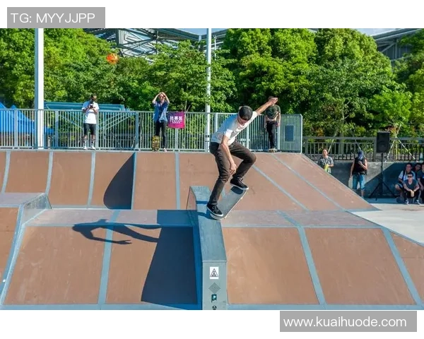 张静:在极限运动中追寻自由与自我的深度对话之旅 张静:在极限运动中追寻自由与自我的深度对话之旅